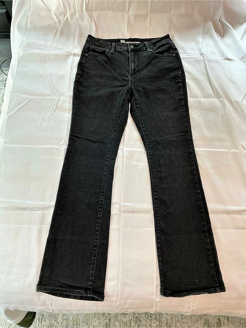 No Boundaries Black Flare Jeans Size 8 Like New